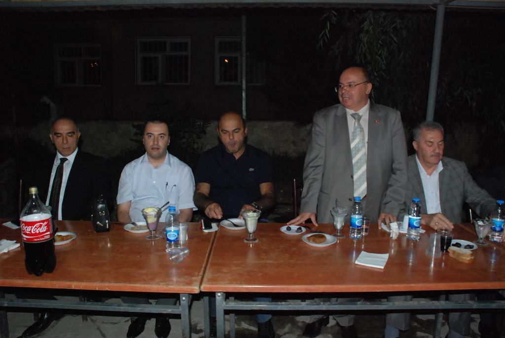 Tuzluca Belediye Başkanı Kamu Kurum Müdürlerine İftar Yemeği verdi