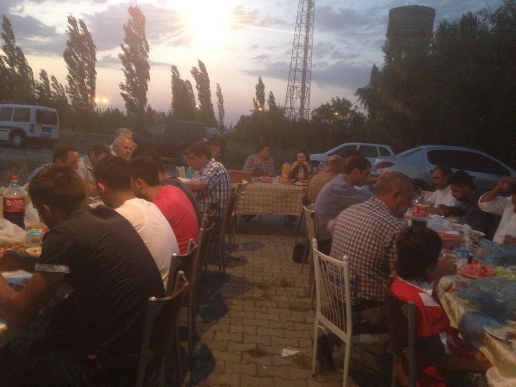 Karakoyunlu İlçesi Esnafı Kardeşlik İftarı'nda