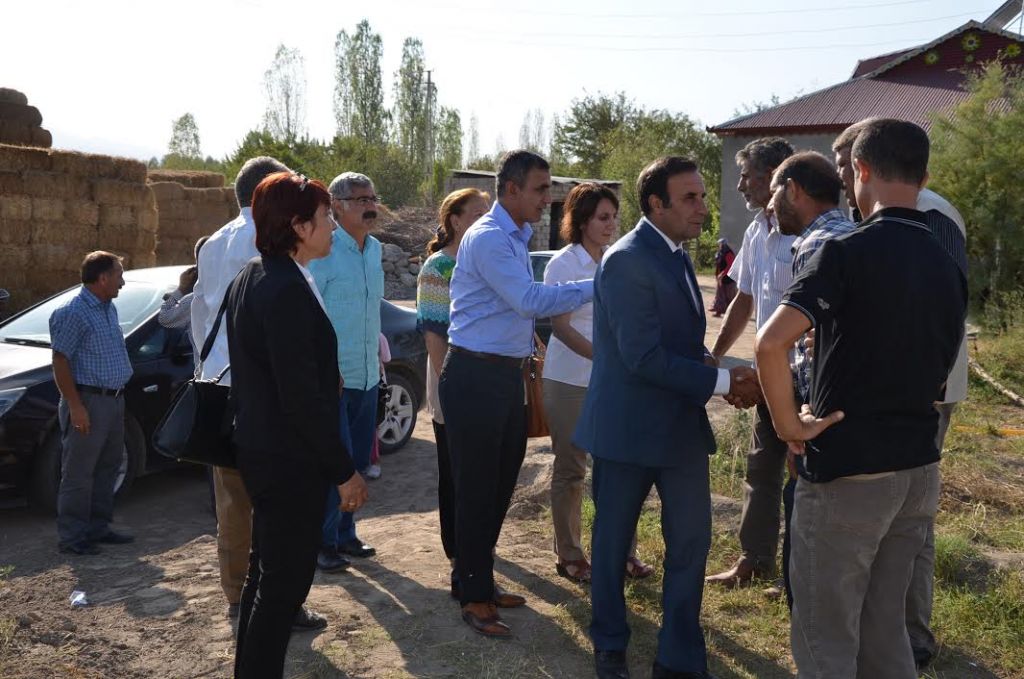 HDP heyeti kayıp asker ailesini ziyaret etti