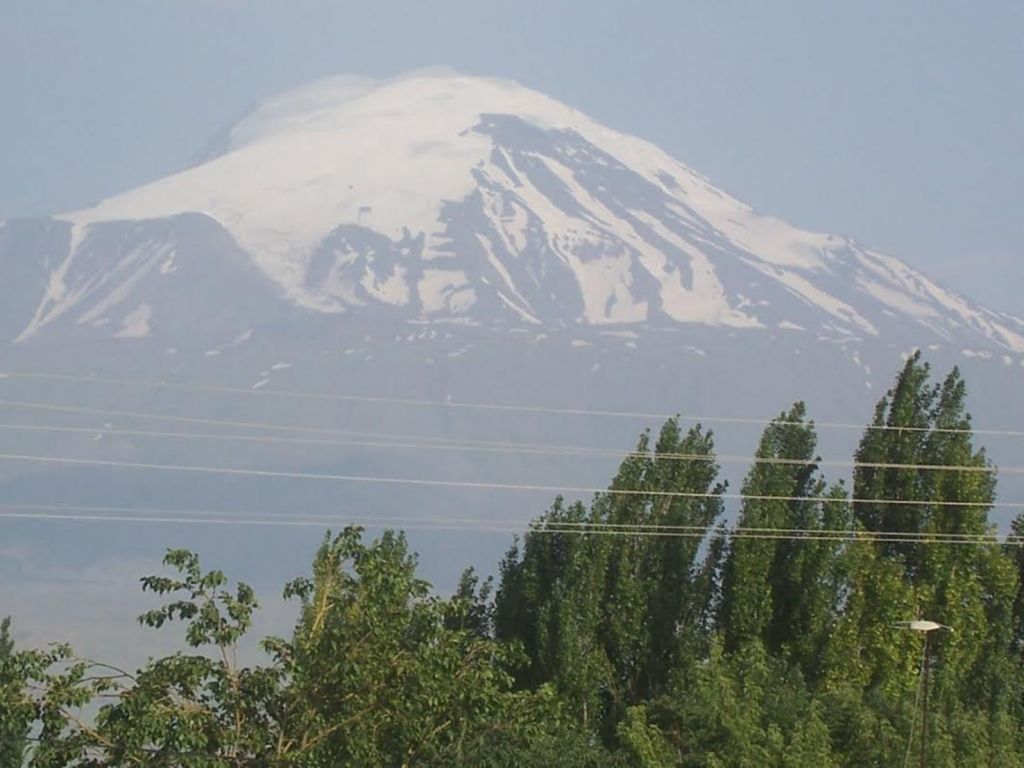 Ağrı Dağındaki Karlar Eridi Kartal Ve Kurt Resmi Ortaya Çıktı