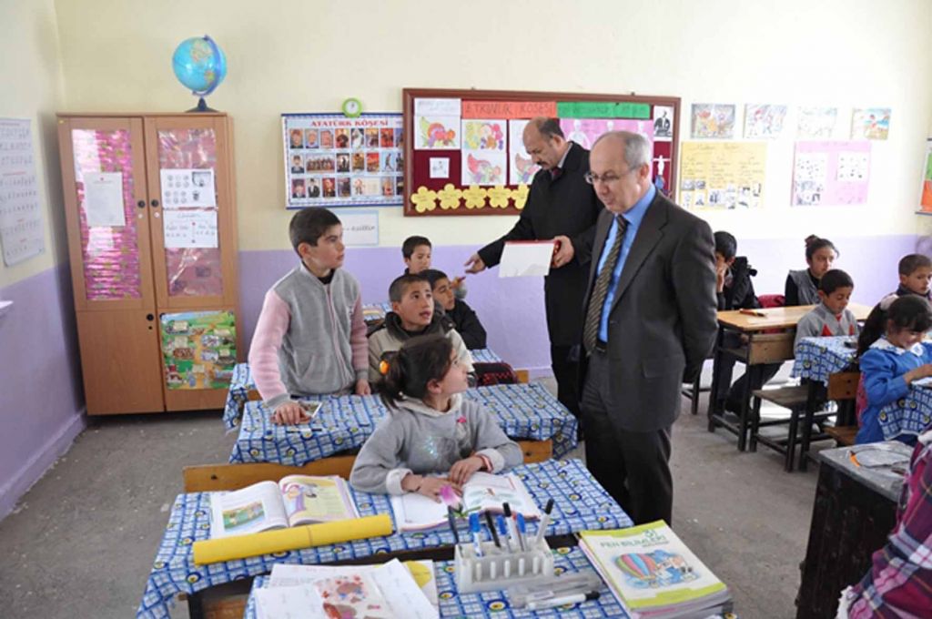 Vali Davut Haner Merkeze Bağlı Köylerde İncelemelerde Bulundu