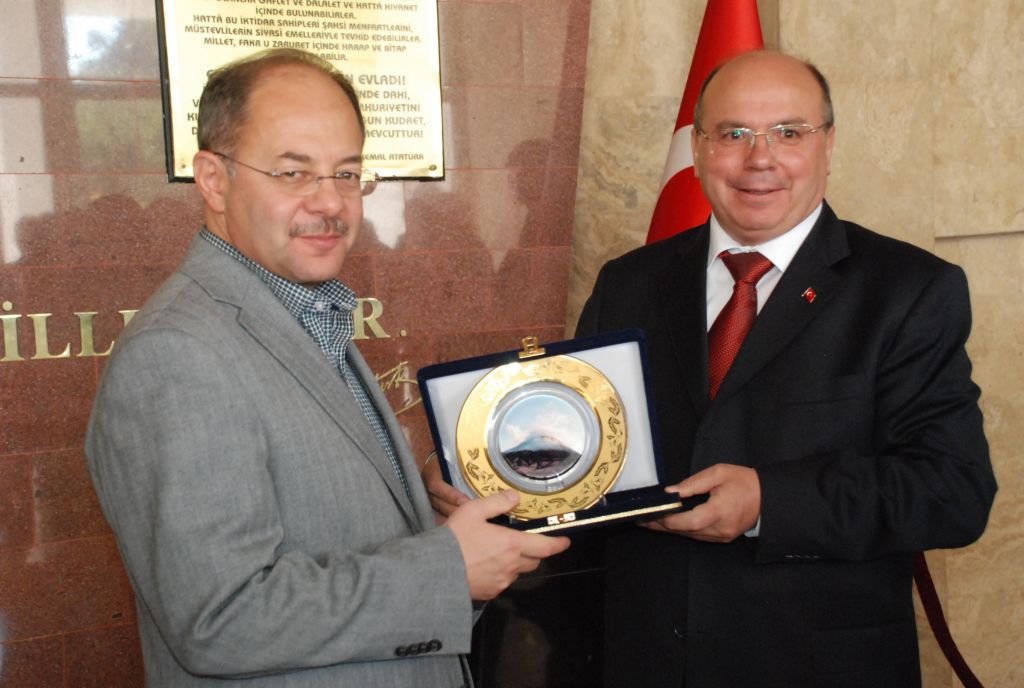 Bakan Akdağ Herkes Terörle Arasına Mesafe Koymalı