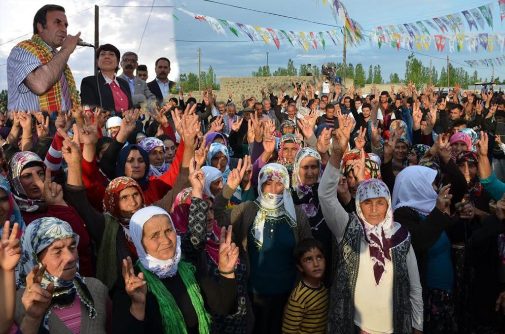 Hasanhanda HDPli adaylara coşkulu karşılama