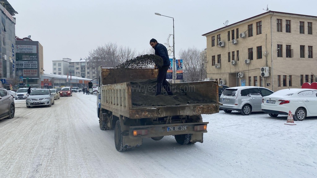 44 Köy Yolu Ulaşıma kapandı