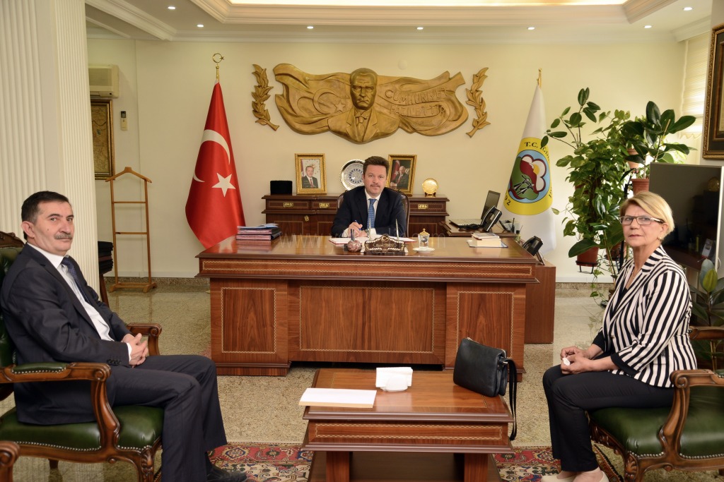 IĞDIR MISRA GÖLELİ BAKIM MERKEZİ İDARECİLERİ VALİ ÜNLÜYÜ ZİYARET ETTİ