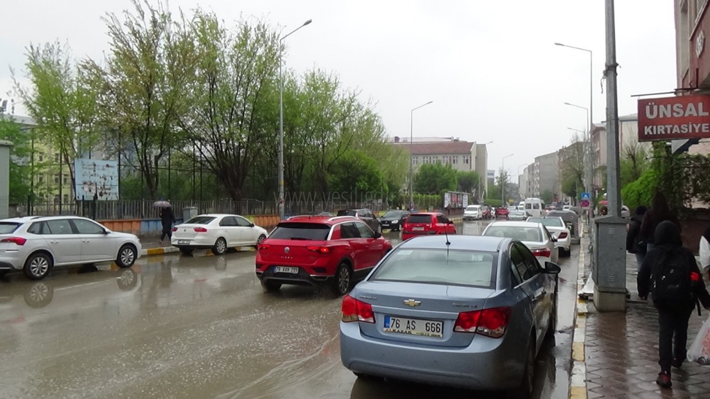 IĞDIR DA SAĞANAK YAĞIŞ