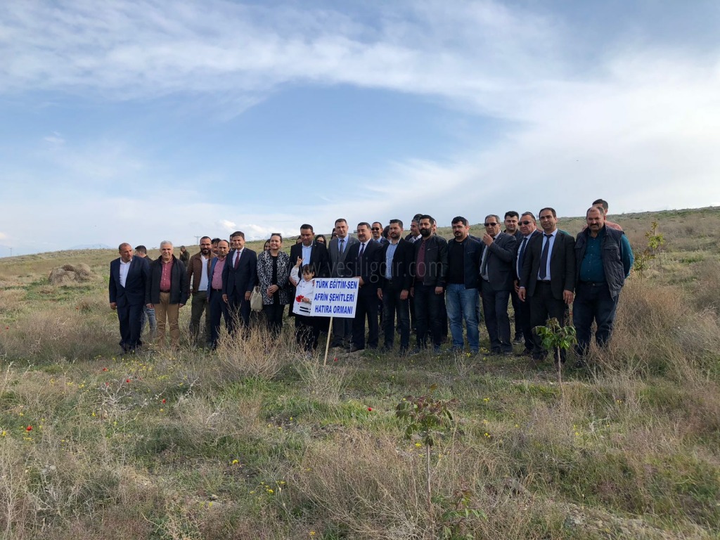 TÜRK EĞİTİM SEN GENEL BAŞKAN YARDIMCILARI VE ÜYELERİ FİDAN DİKTİ