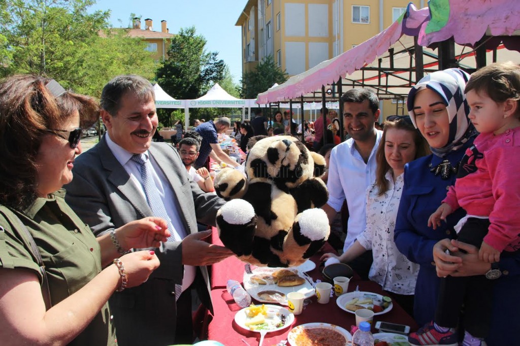 IĞDIR EMNİYET MÜDÜRLÜĞÜNDE KAHVALTILI BAYRAMLAŞMA