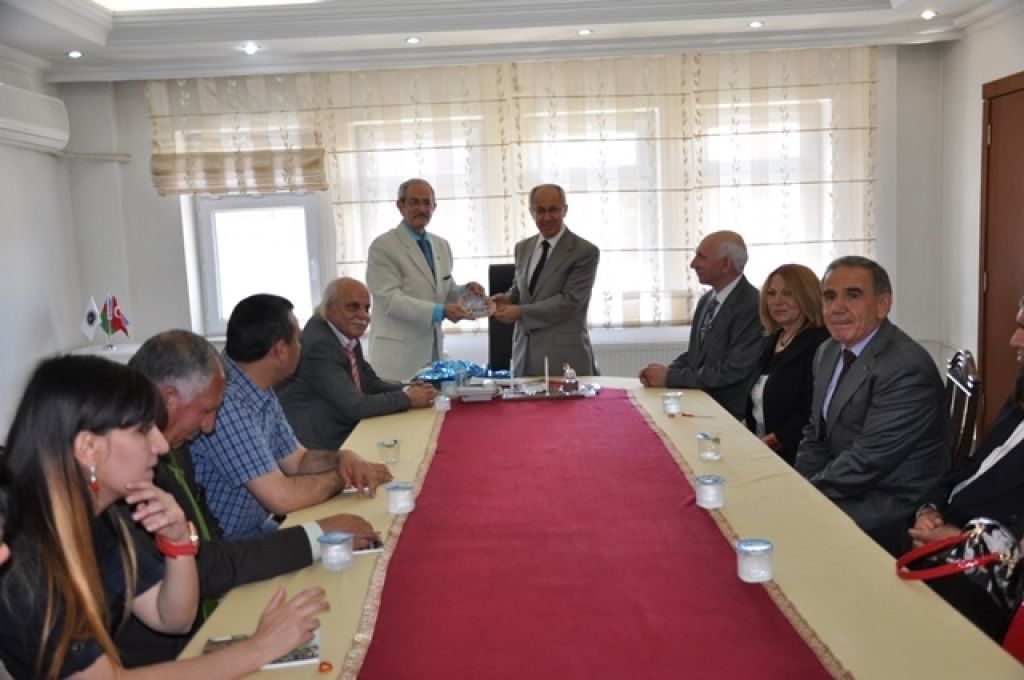 Şair Ve Yazarlardan Iğdır Valisine Ziyaret