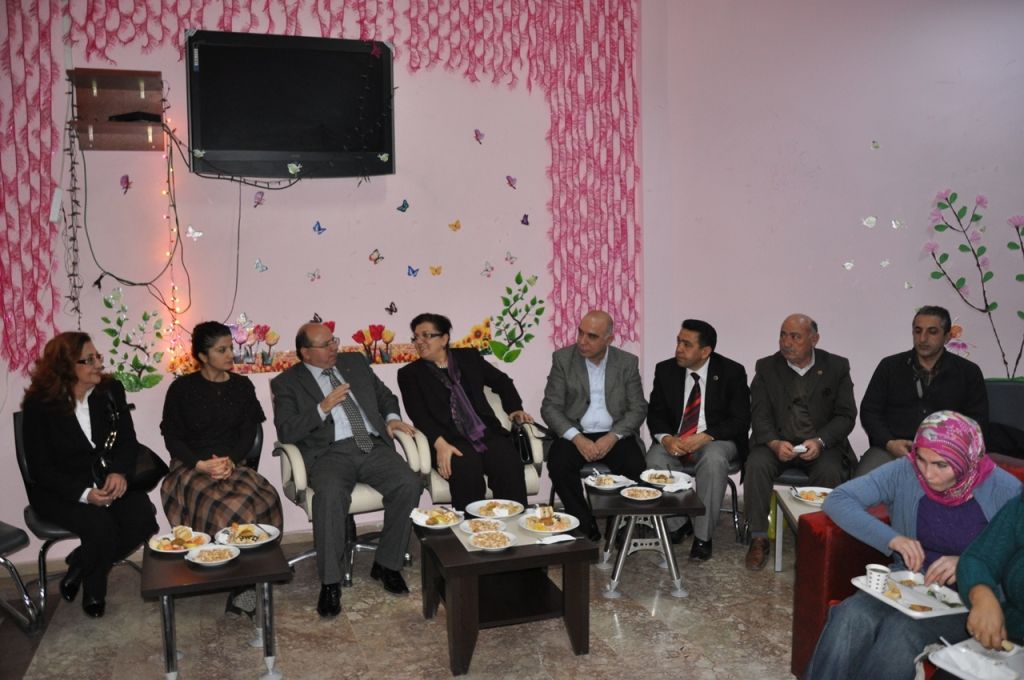Vali Çiçek Yeni Yılda Rehabilitasyon Merkezi ve Iğdır Devlet Hastahanesini Gezdi