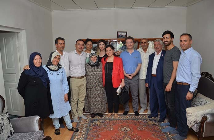 VALİ ENVER ÜNLÜ ŞEHİT AİLELERİNİ ZİYARET ETTİ