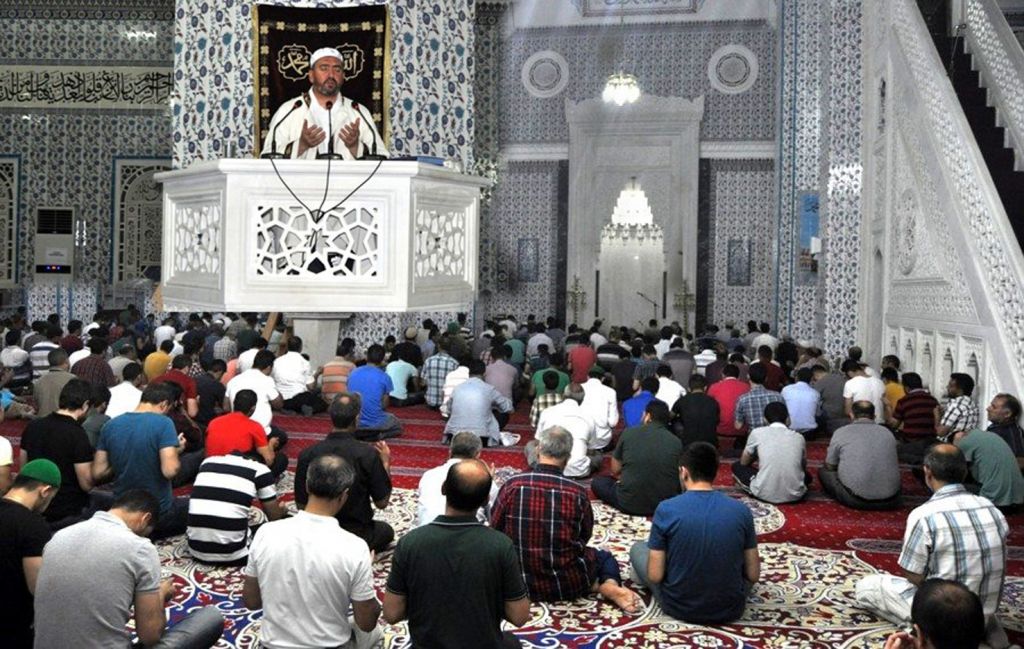 Iğdırda Kadir Gecesi Coşkusu Merkez Camiinde Yaşandı