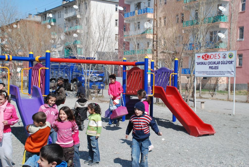 Ahıskalı Çocuklar Gülüyor Projesi
