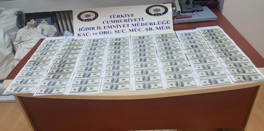 IĞDIRDA SAHTE DOLAR YAKALANDI