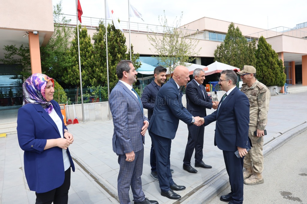 Vali Ercan Turan Bayramımız mübarek olsun
