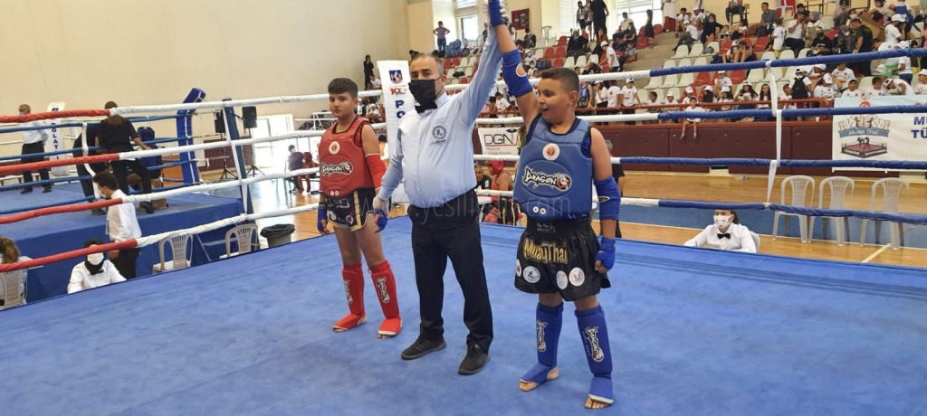 IĞDIR MUAY THAİNİN MADALYALI YILDIZLARI