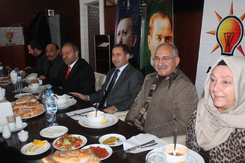 Ak Parti Iğdır Belediye Başkan Adayı Mustafa Buluş Basınla Yemekte Bir Araya Geldi