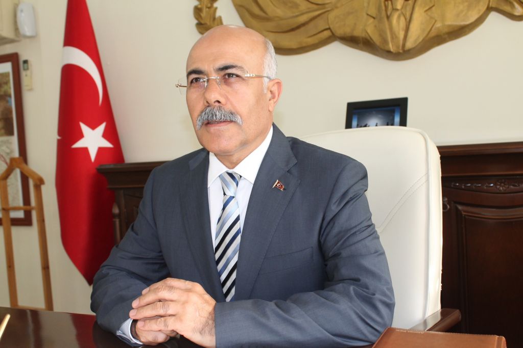 Iğdır Şehitlik Anıtı'na Vali Ahmet Pek Sahip Çıktı