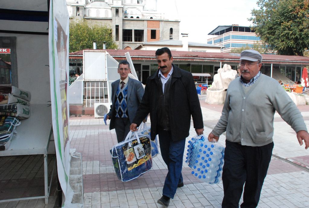 Iğdır belediyesinden depremzedeler için yardım kampanyası