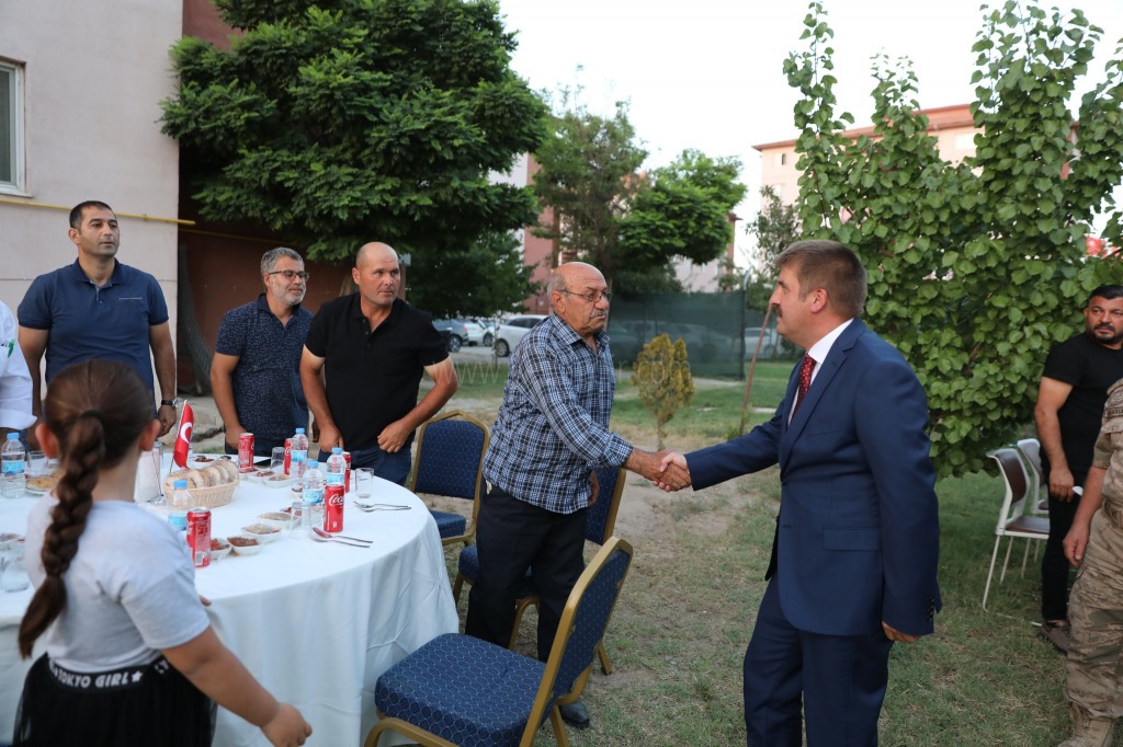 Şehit Aileleri ve Gaziler Yemekte Bir Araya Geldi