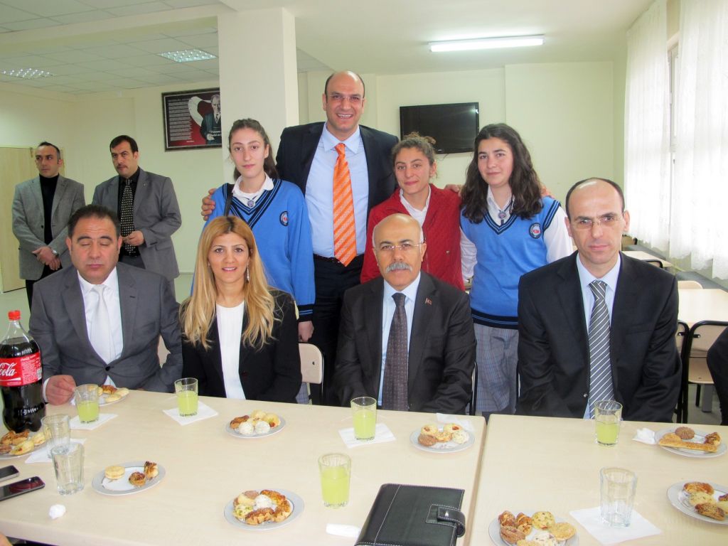 İki Kız Öğrenci Daha Yurtlu Oldu