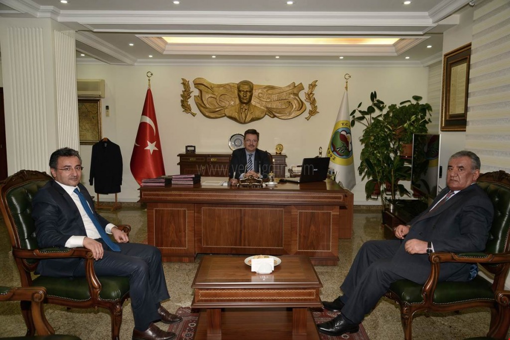 TİCARET BORSASI BAŞKANI SERHAT KUMTEPE VALİ ENVER ÜNLÜYÜ ZİYARET ETTİ