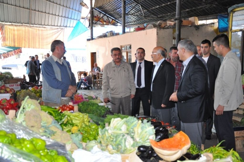 Vali Ahmet Pek Esnafları Ziyaret Etti