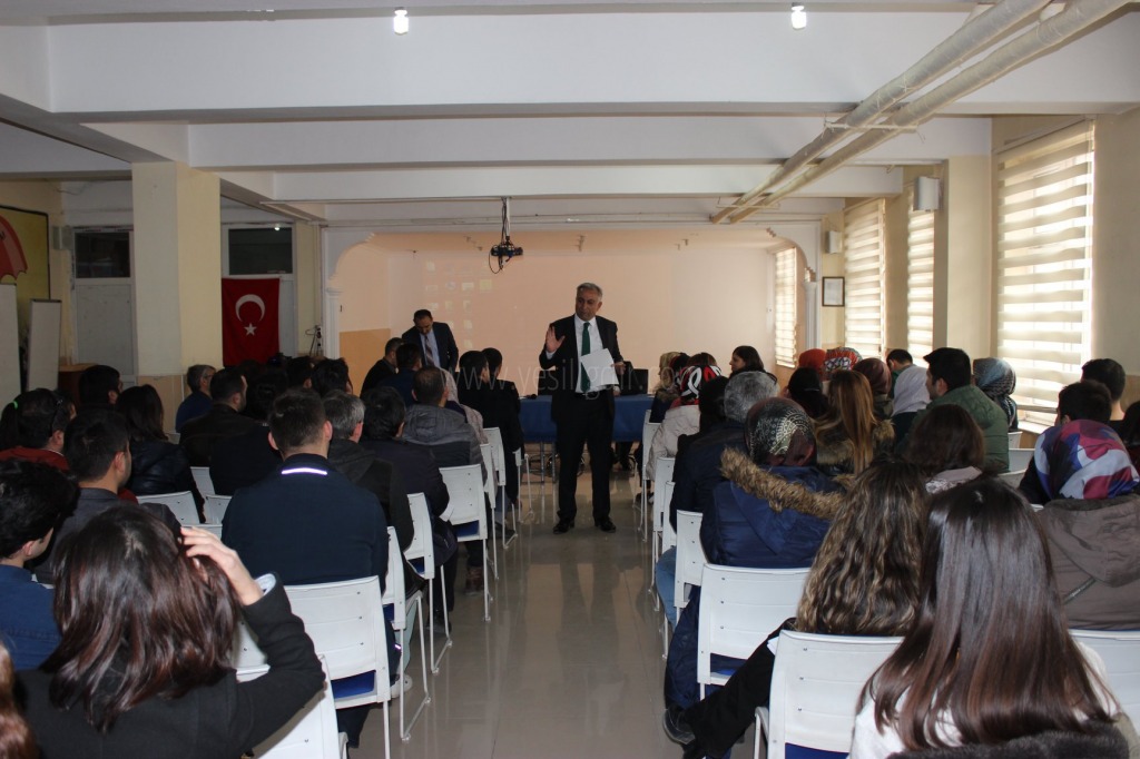İL MİLLİ EĞİTİM MÜDÜRÜ HAKAN GÖNEN ZÜMRE BAŞKANLARI İLE TOPLANTI YAPTI