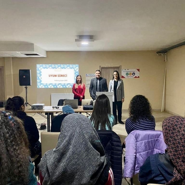 Öğrencilere Uyum Süreci eğitimi verildi