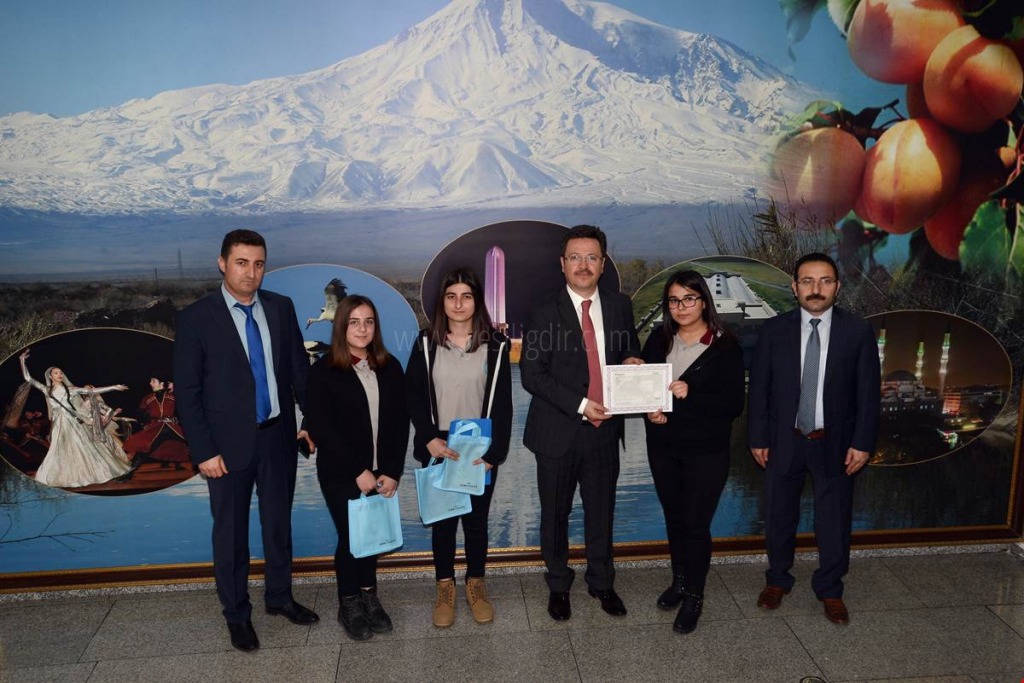 ÖĞRENCİLERDEN DUYGULANDIRAN DAVRANIŞ