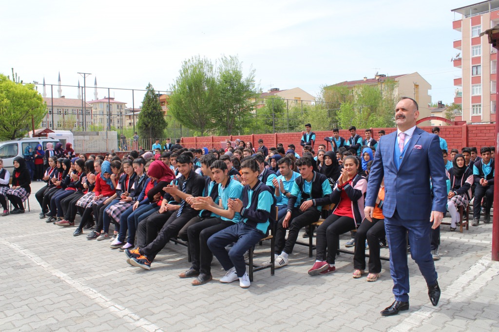 80 YIL CUMHURİYET ANADOLU LİSESİNDE KUTLU DOĞUM ETKİNLİĞİ
