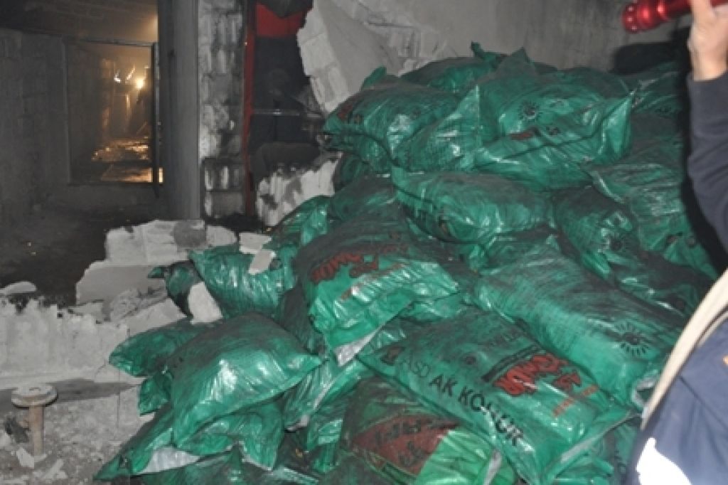 Erkek öğrenci yurdunun kalorifer kazanı patladı 4 yaralı