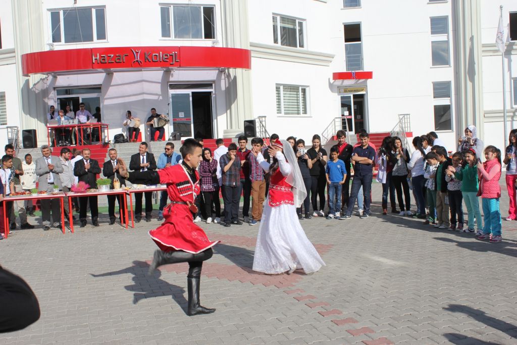 Hazar Kolejinde Nevruz Coşkusu