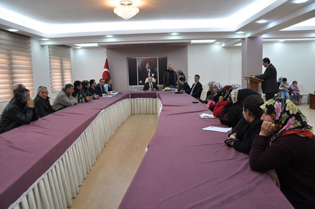 Vali Pek Haftayı Halk Günü Toplantısında Vatandaşın Sorunlarını Dinledi