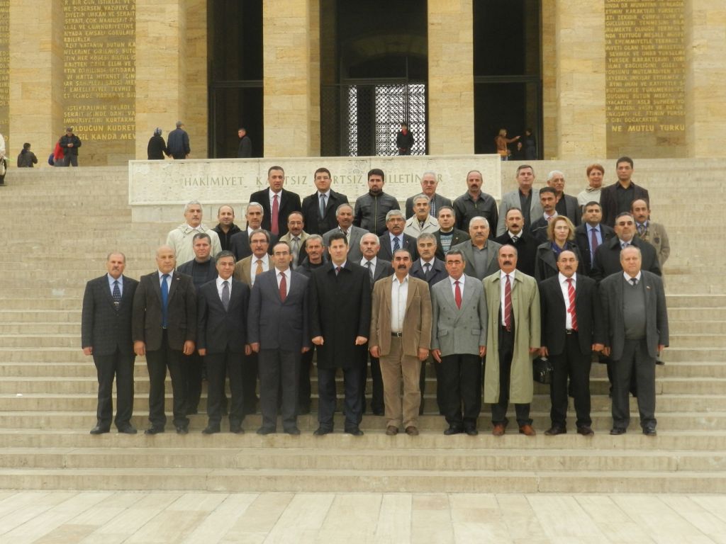 Iğdırlılar Iğdırın Düşman İşgalinden Kurtuluşu Nedeniyle Anıtkabiri Ziyaret Etti
