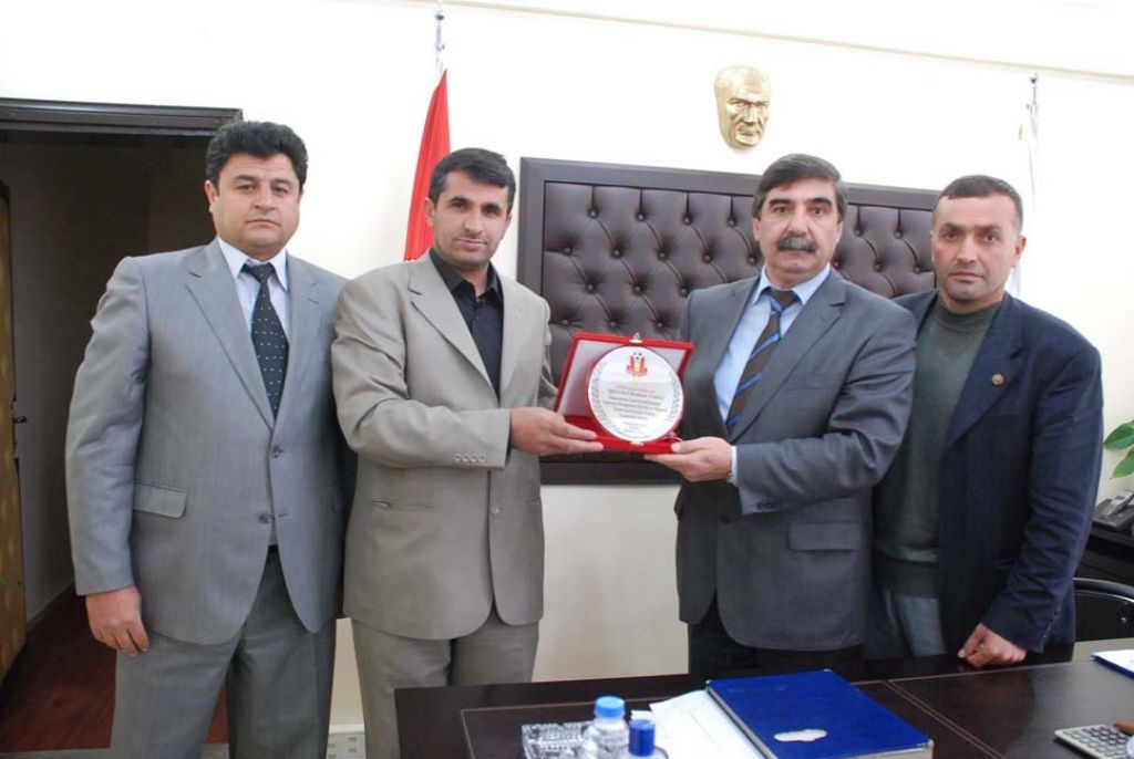 Karaçomak spordan Iğdır Belediyesine Teşekkür Plaketi