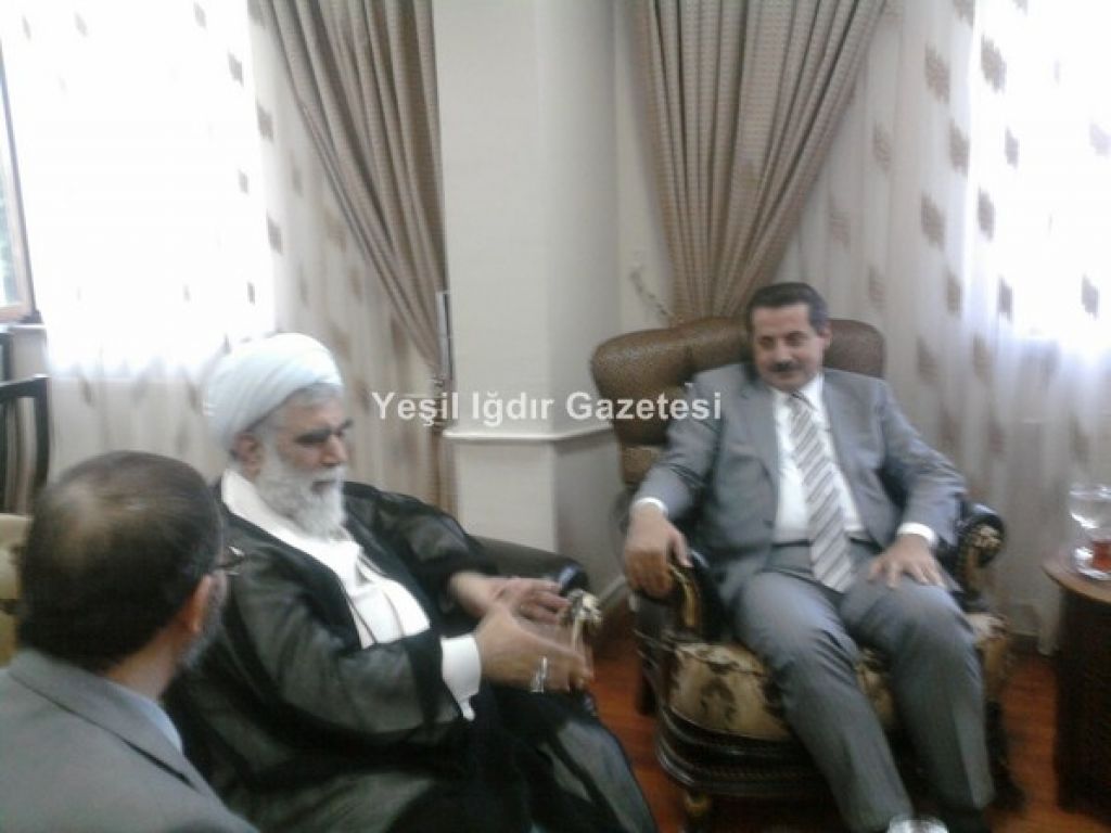 Bakan Çelik ile Ayetullah Ahteri'nin Nezaket Görüşmesi