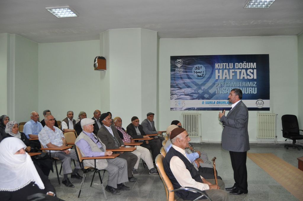 Iğdırda Hacı Adaylarına Hac Semineri Düzenlendi