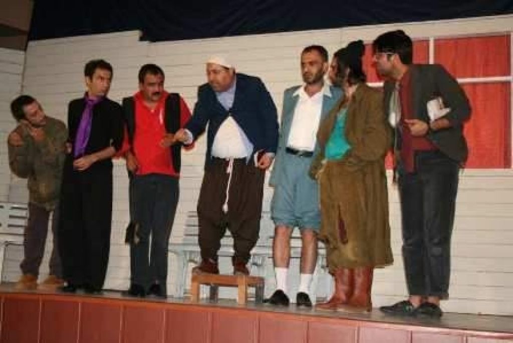 Iğdır'da Tiyatro Gösterisi