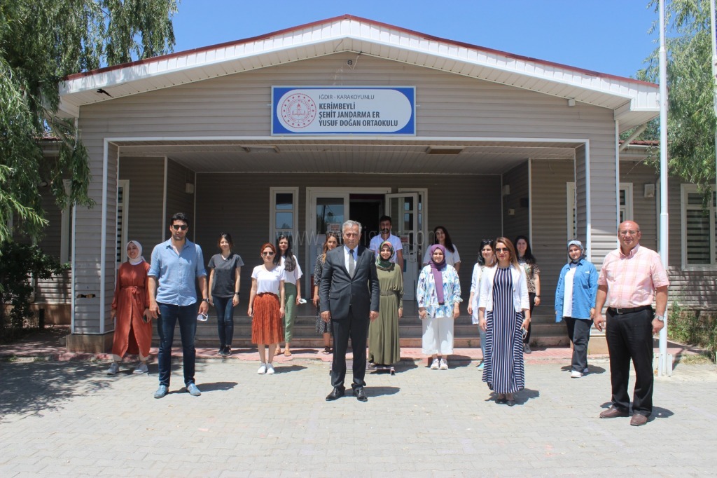 MİLLİ EĞİTİM MÜDÜRÜ HAKAN GÖNEN KARAKOYUNLU İLÇESİNDE OKULLARI GEZDİ