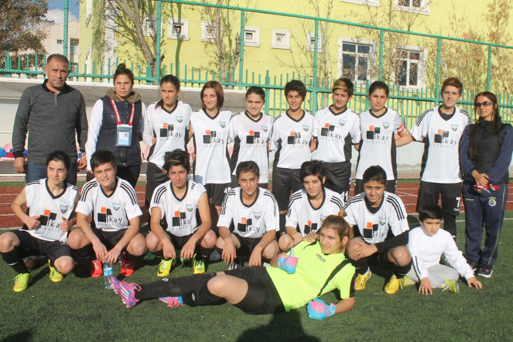76 Iğdırspor Siirt Hasbey sporu 2-1 yendi
