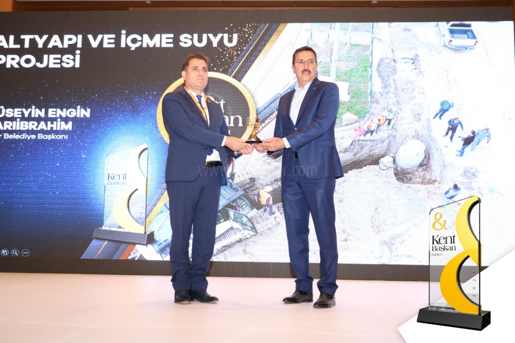 ValiBelediye Başkan V H Engin Sarıibrahim Kent Başkan Ödülüne layık görüldü