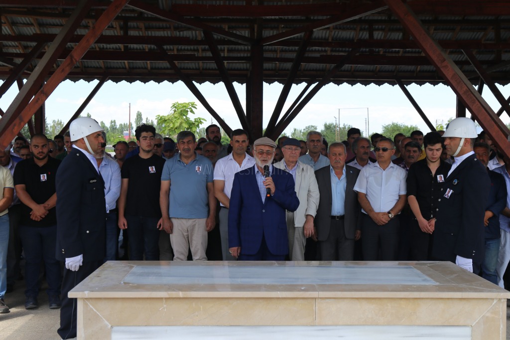 İmar Müdürü Erdinç Taluk İçin Iğdır Belediyesinin Bahçesinde Cenaze Töreni Düzenlendi