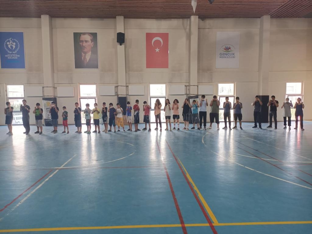 Geleceğin 'kick boks' şampiyonları yetiştiriliyor