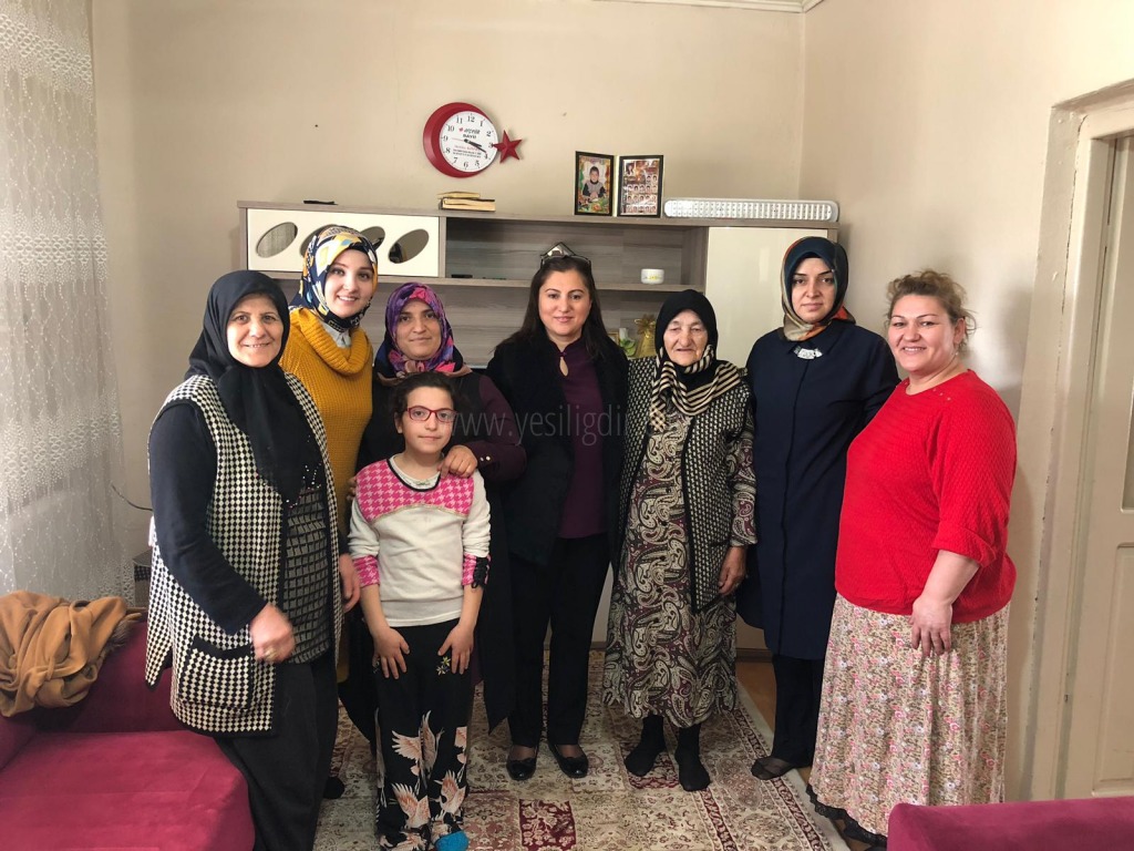 SEMA ÜNLÜ KORUYUCU AİLEYİ ZİYARET ETTİ