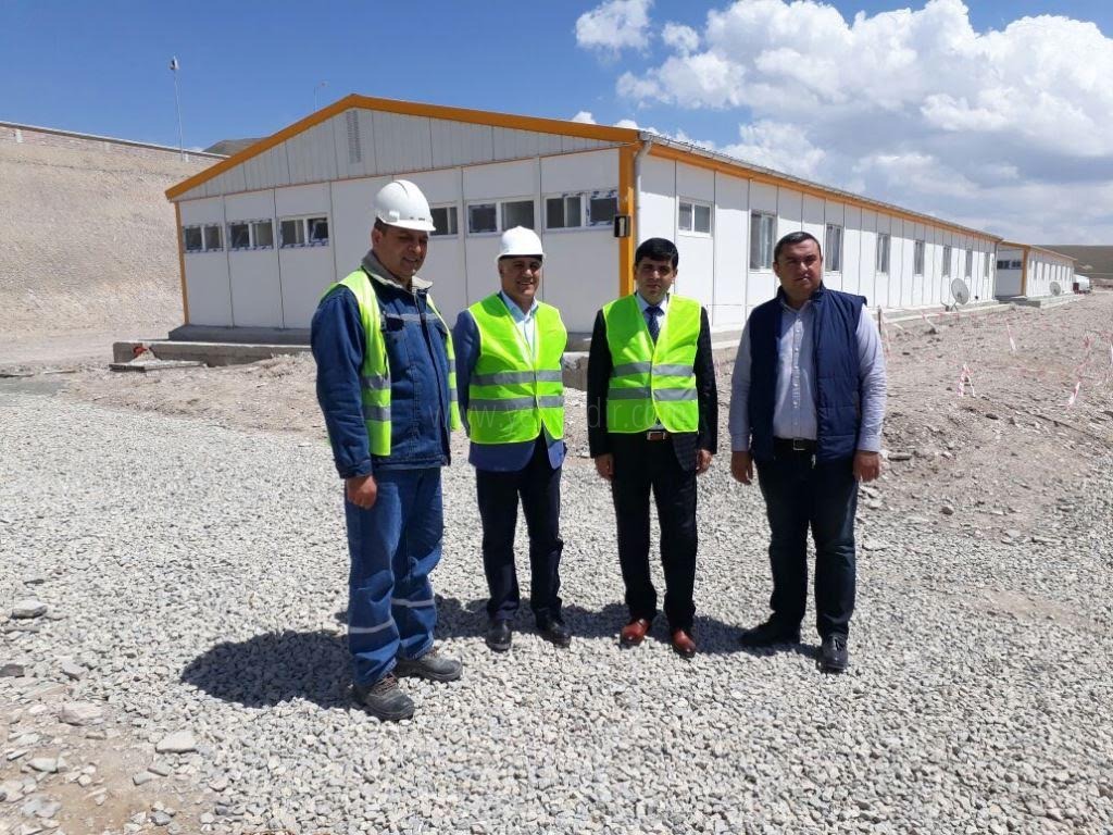Rektör Prof Dr Alma Ağrı Doğubeyazıt Arkoz Çimento Fabrikasında incelemelerde bulundu