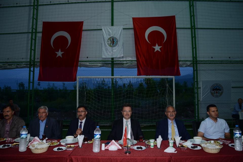VALİ ÜNLÜ HALFELİ BELDESİNDE İFTAR PROGRAMINA KATILDI