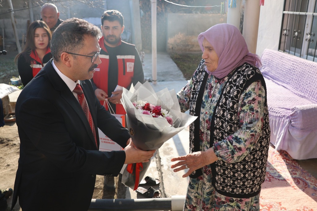 Vali Turan Şehit ailelerimiz başımızın tacıdır