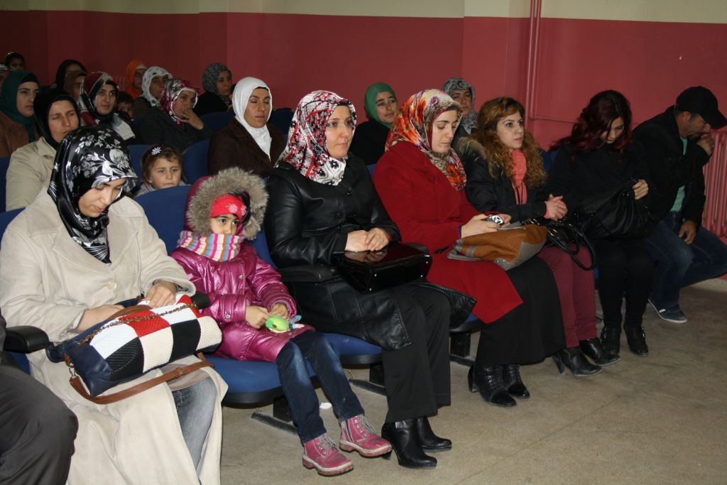 Iğdır Üniversitesi'nden Çocuk Eğitiminde Anne ve Babanın RolüKonferansı