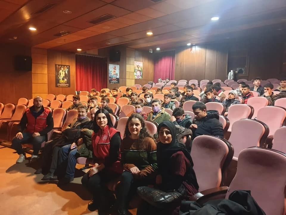 GENÇLERDEN İYİ Kİ VARSIN EREN'E YOĞUN İLGİ
